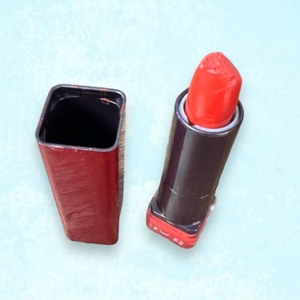 🆕 Covergirl Succulent Cherry Exhibitionist Cream Lipstick 295 *flaw*